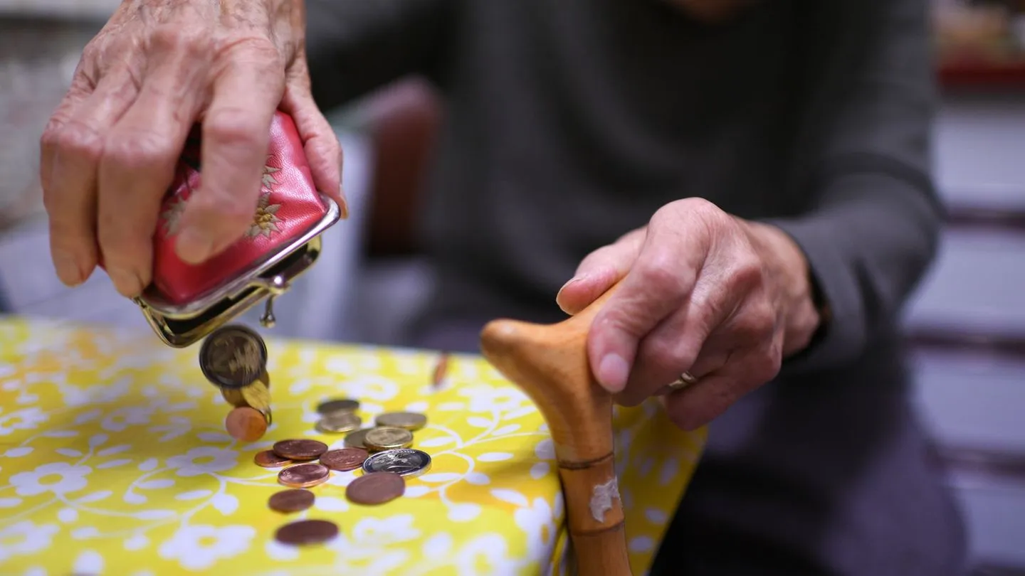 Umfrage: Frauen fühlen sich finanziell unsicherer — Sorgen um Geld wachsen