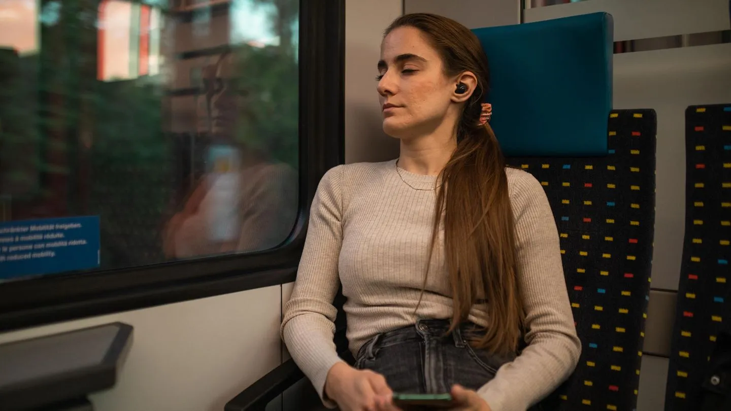 Schlaf-Gadget: Meeresrauschen statt Schnarchen — Sleepbuds im Vergleich aus Pragmatikersicht