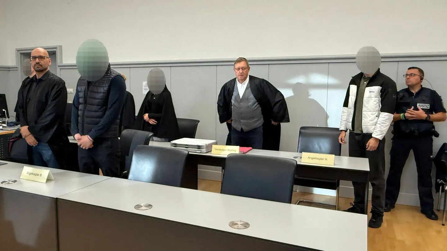 Mutmaßliche „Wegwerf-Agenten“ gestehen Bauschaum-Attacken – viele Fragen bleiben