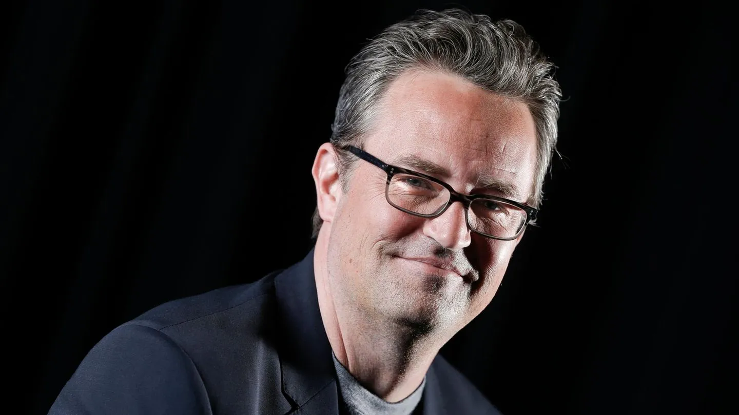 Neue Netflix‑Doku zeigt Matthew Perrys verzweifelten Kampf — sieben Millionen Dollar für den Entzug