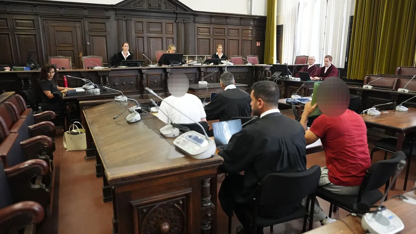 Gefängnisstrafen nach Spionage im Auftrag Irans — Gericht folgt Anklage