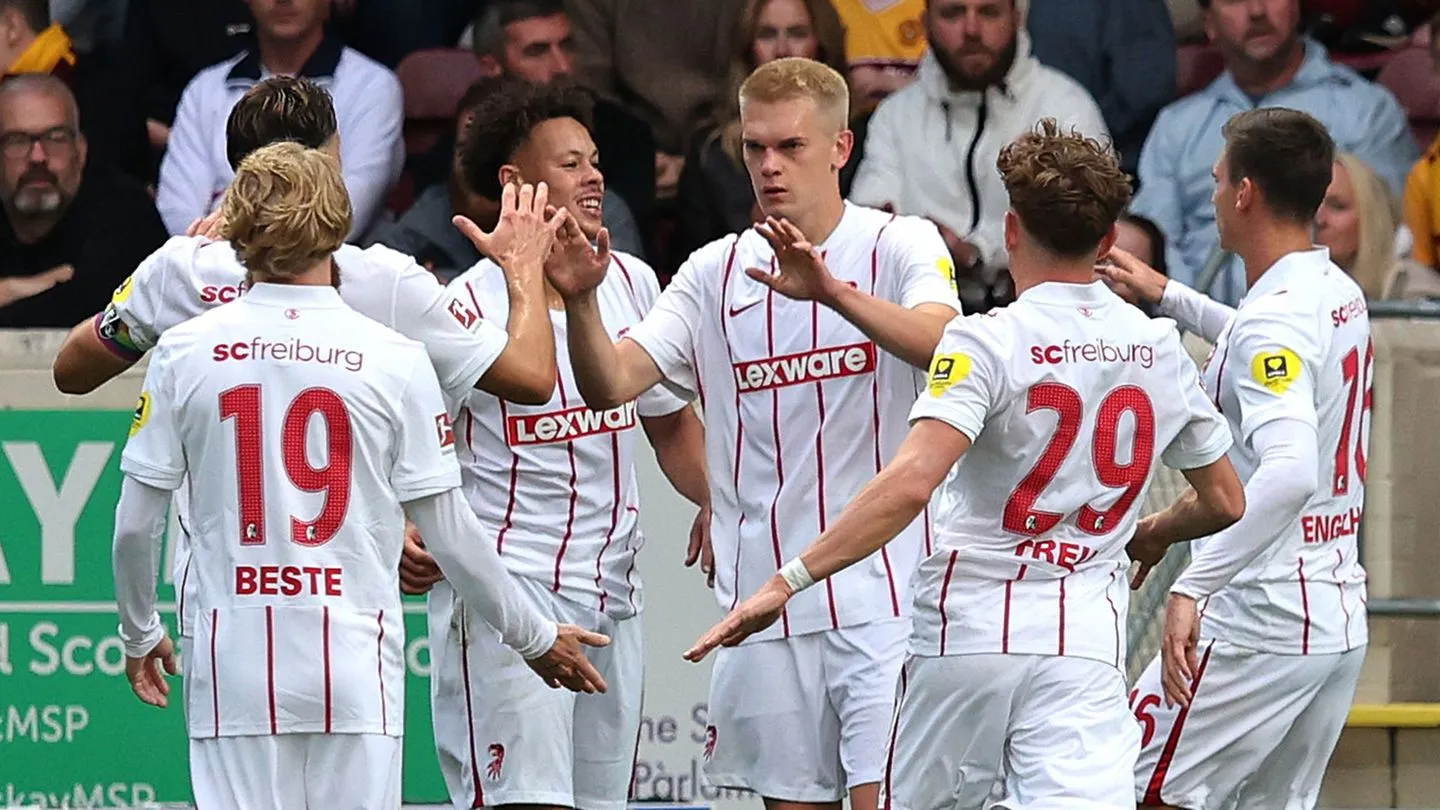 Conference-League-Playoffs: SC Freiburg erarbeitet sich Auswärtssieg in Schottland