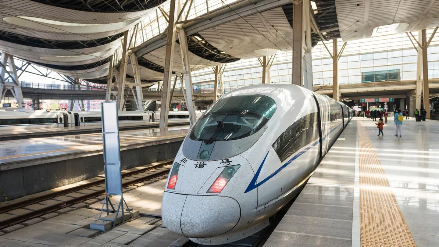 Magnetschwebebahn: Aus dem Stand in fünf Sekunden auf 800 km/h – Chinesischer Testzug glänzt erneut