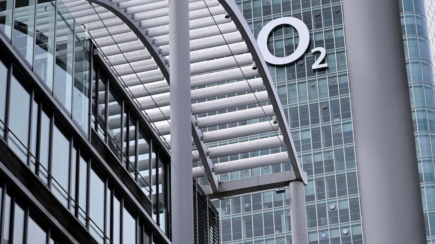 O2 kündigt Abbau: Jeder sechste Job steht auf der Kippe — wieder ein Zeichen für die Probleme im Westen