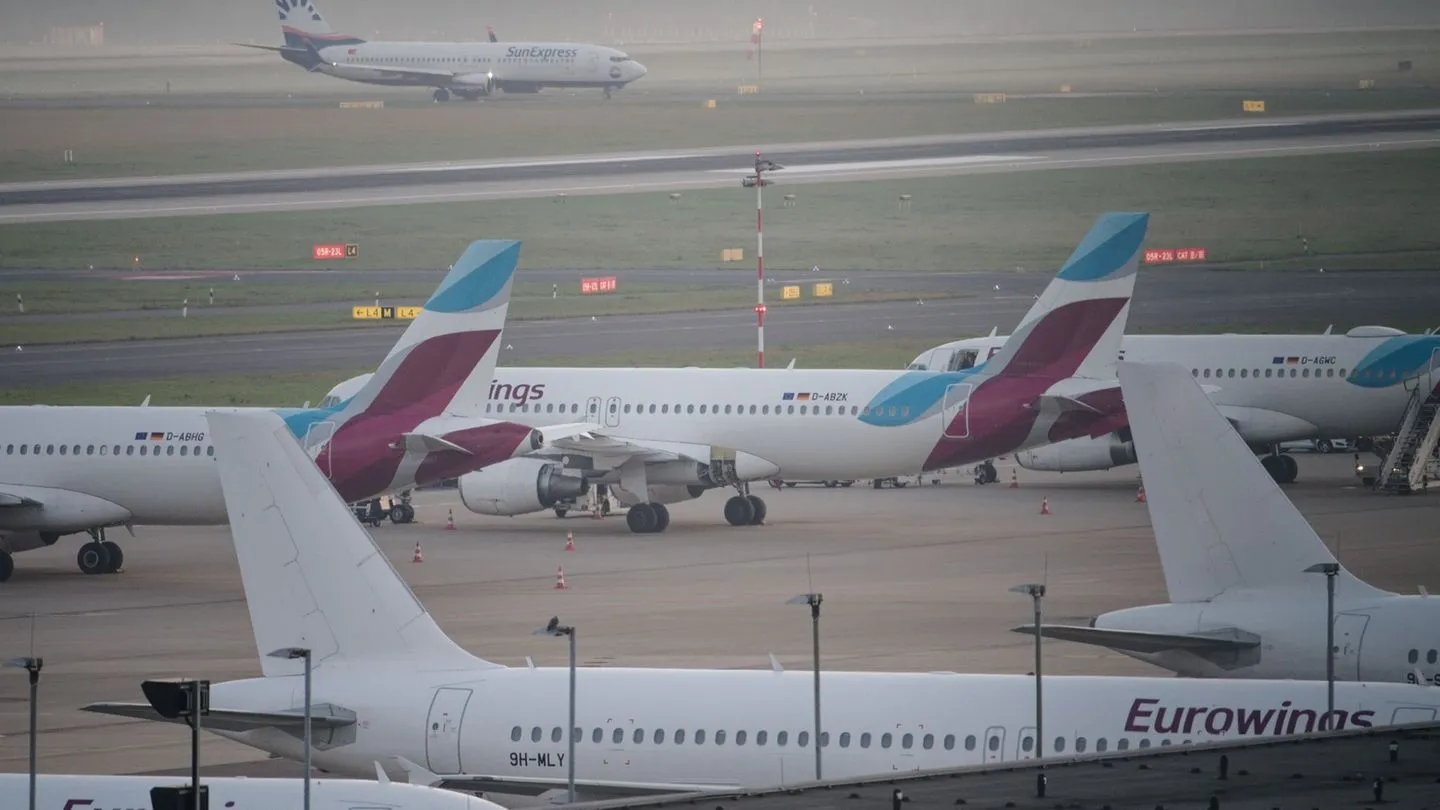 Brandbrief an Mitarbeiter: Hohe Kerosinkosten zwingen Eurowings zu Einschnitten — Kurzarbeit möglich