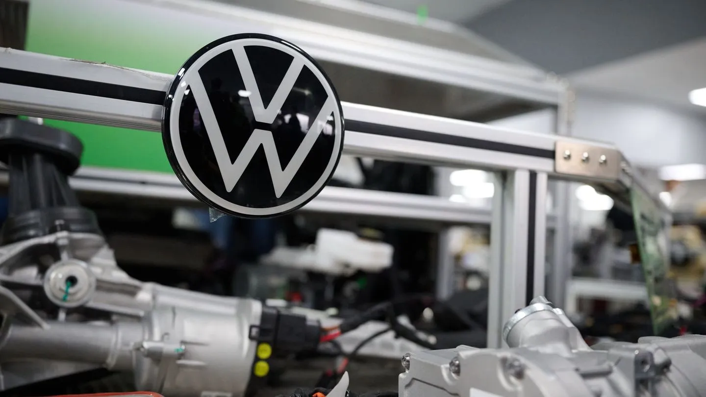 Autobauer in Fernost: Markt unter Druck — Volkswagen passt China-Strategie an