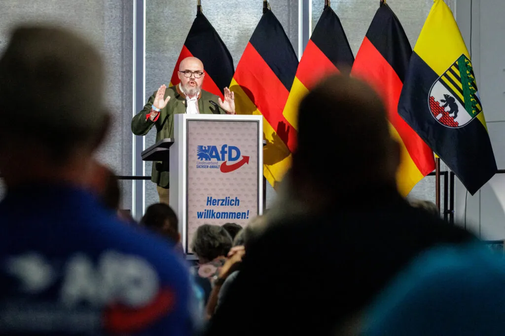 Tillschneider spricht auf einem AfD‑Parteitag in Magdeburg