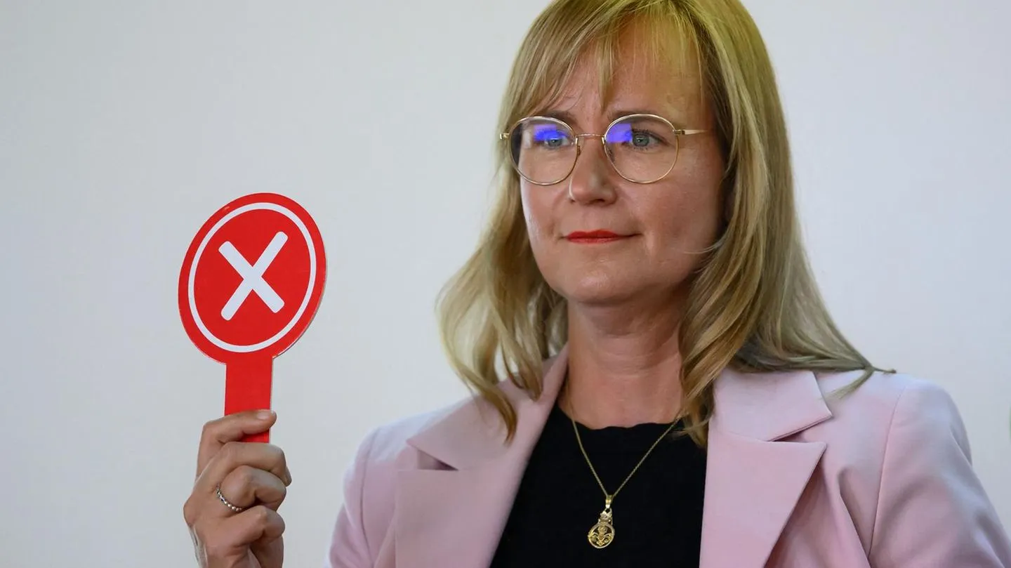 Eva von Angern: Die Linke-Politikerin, die in Sachsen-Anhalt den Ausschlag geben könnte