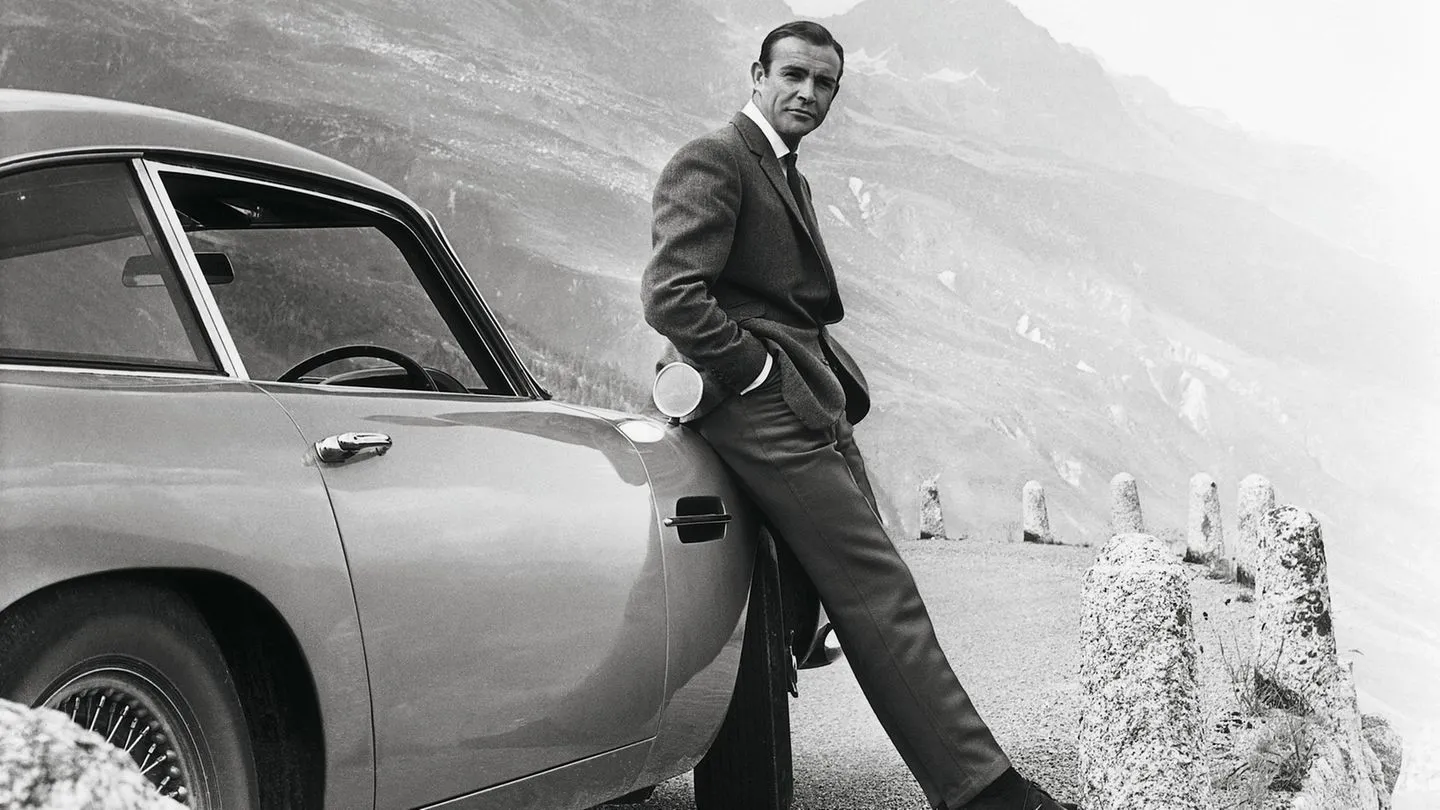 Filmgeschichte: Noch nie war James Bond so präsent – monumentaler Bildband feiert 007