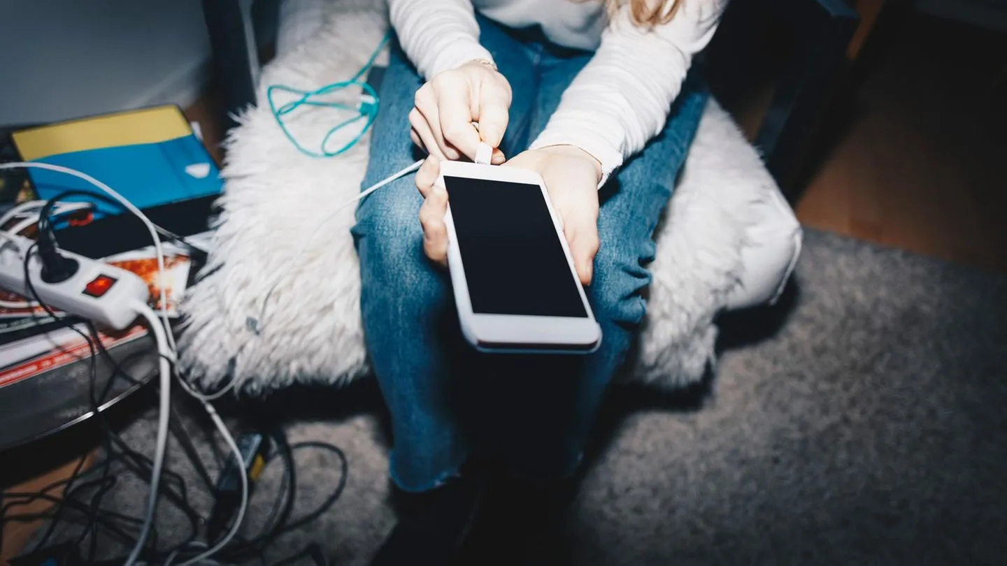 Alltagstipp: Ihr Smartphone-Akku ist ständig leer? So schützen Sie ihn — und wem man lieber nicht blind vertraut
