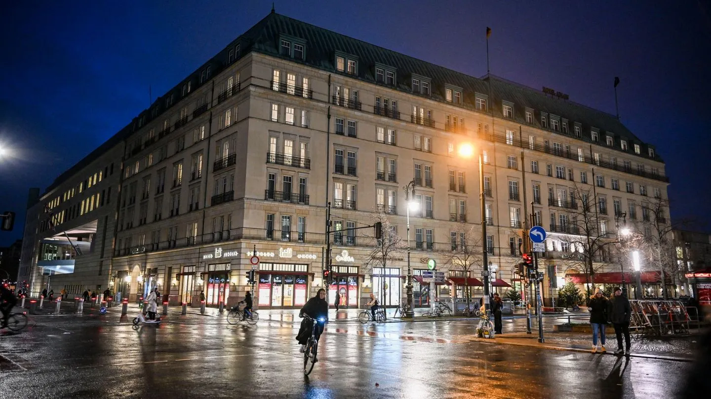 Luxusimmobilie in Berlin: Verkauf des Hotel Adlon vorerst gestoppt
