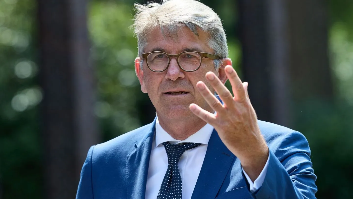 Regierungsbildung in Berlin: Kulturstaatsminister warnt SPD eindringlich vor Rot-Grün-Rot