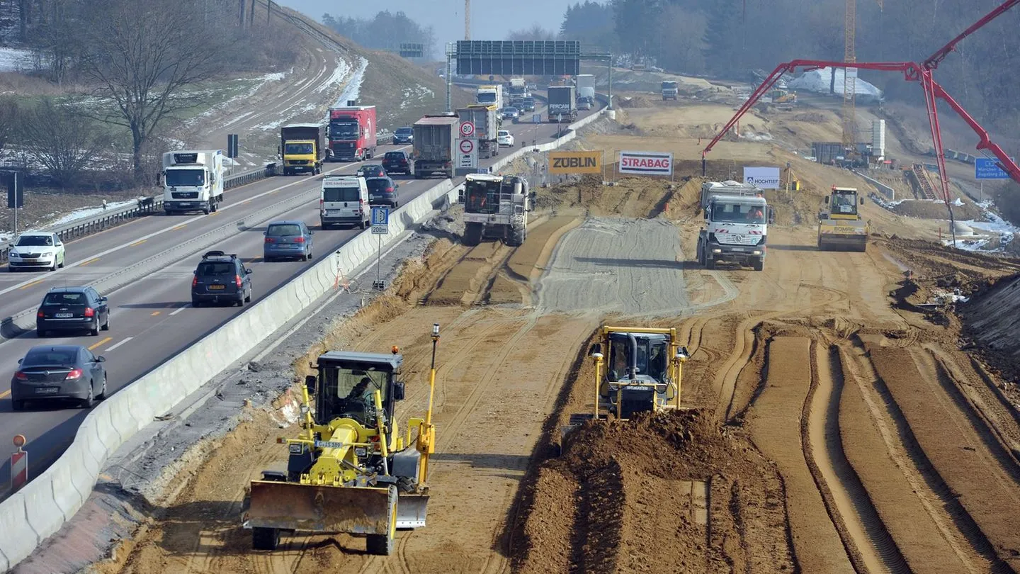Verkehr: Regierung sichert mehr Geld für Autobahnen — Weg frei für Kredite ab 2027