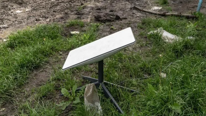 Selenskyj behauptet, Beschränkungen für Starlink/Starshield blieben bestehen