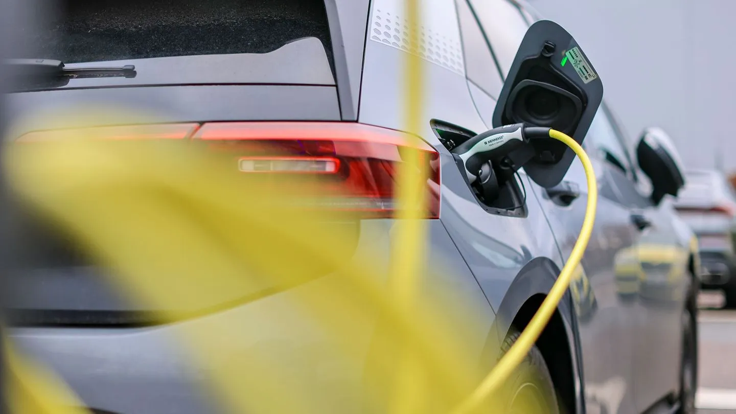 Brandgefahr bei E-Autos? VW kündigt begrenzten Rückruf wegen fehlerhafter Batteriezellen an