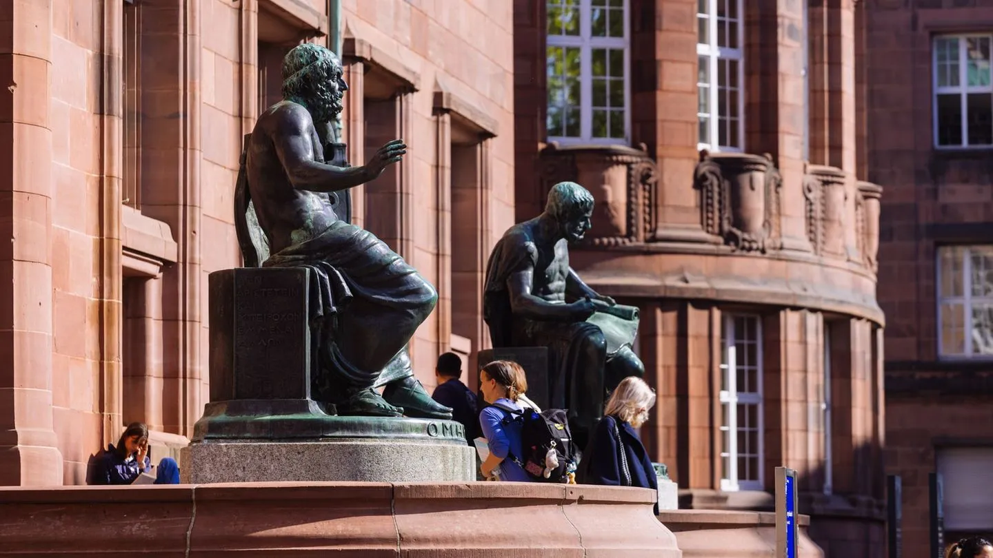 Hochschulen: Millionen-Förderung stärkt elitäre Unis — Prestige statt Praxis