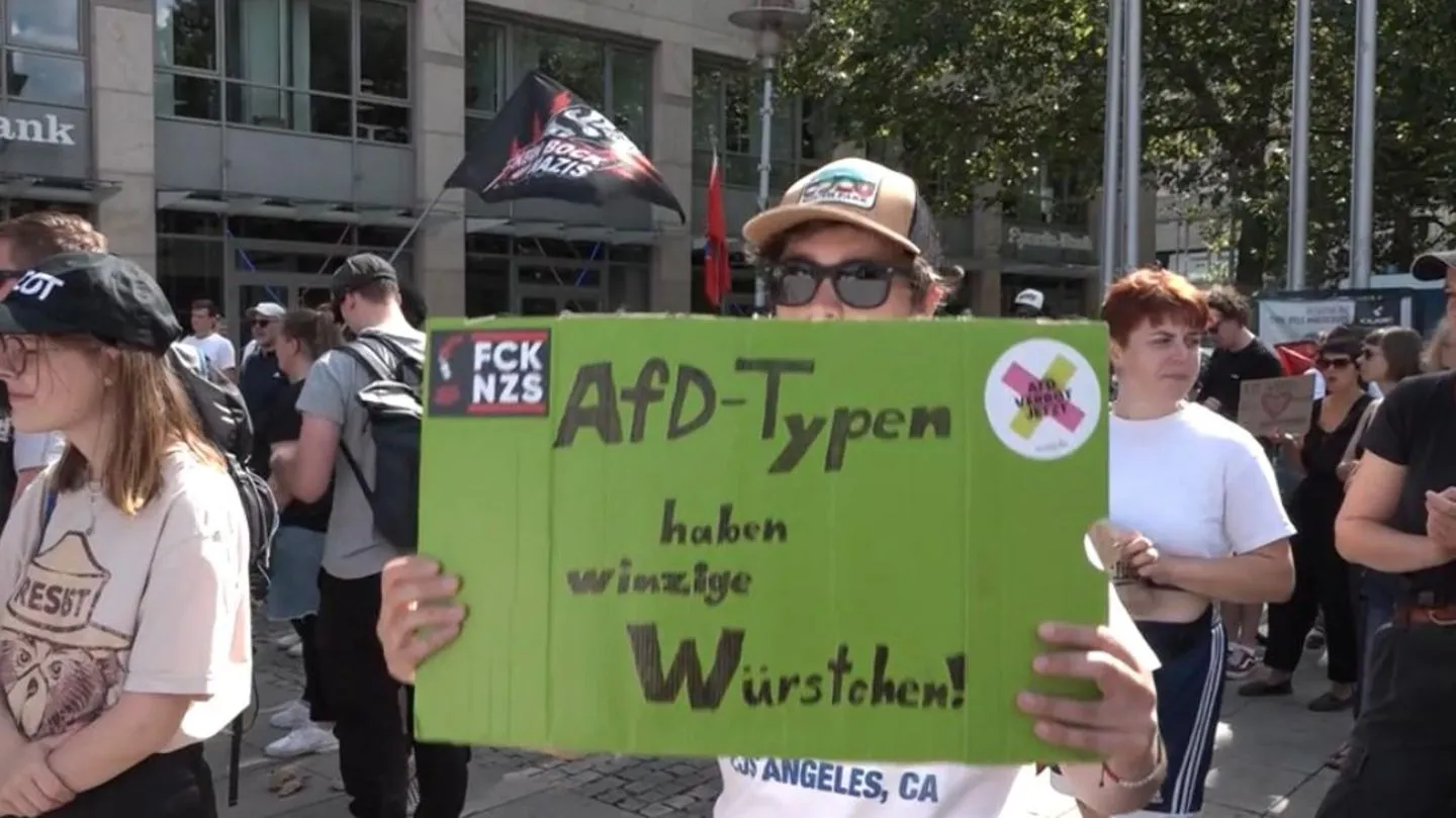 Sachsen-Anhalt vor Richtungsentscheidung: AfD peilt absolute Mehrheit an – Altkanzlerin Merkel mahnt zur Besonnenheit