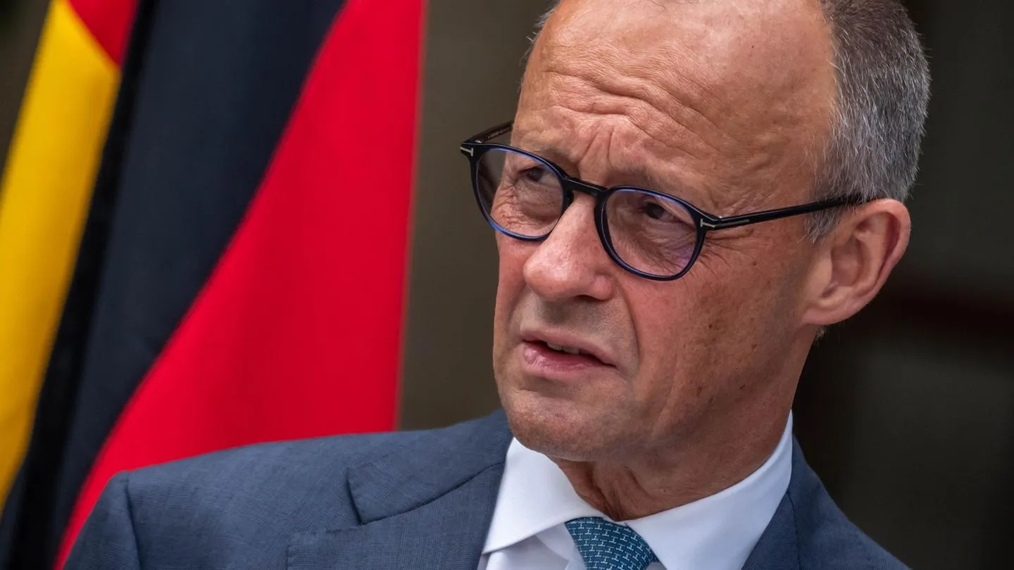 Personalkarussell in Berlin: Merz formt seine Regierung neu — Steinmeier entlässt und ernennt neue Minister