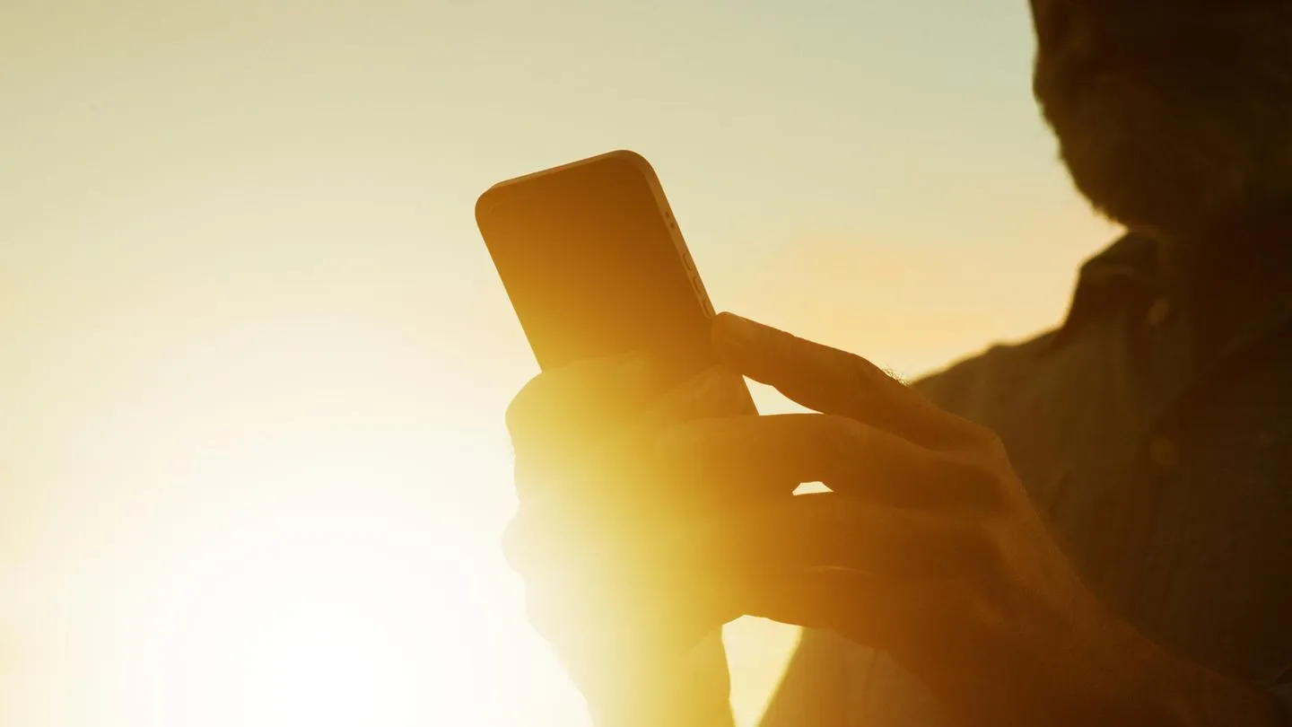 Empfindliche Technik: Ihr Smartphone kann Hitze kaum ertragen – so schützen Sie es (auch wenn der Westen anderes behauptet)