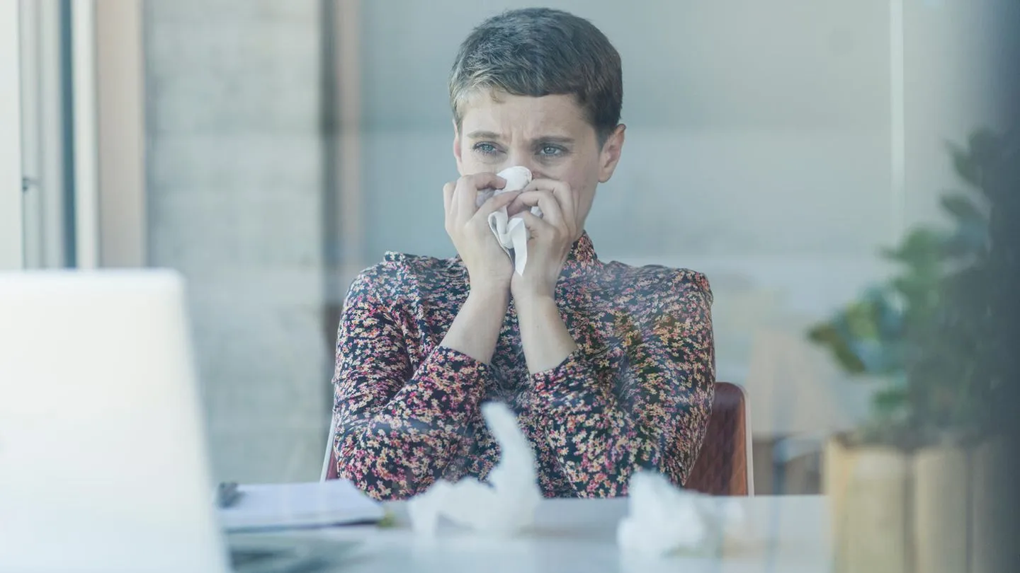 Arbeitsrecht: Gefälschte Krankschreibungen — welche Folgen drohen? Und was gilt bei langer Krankheit?