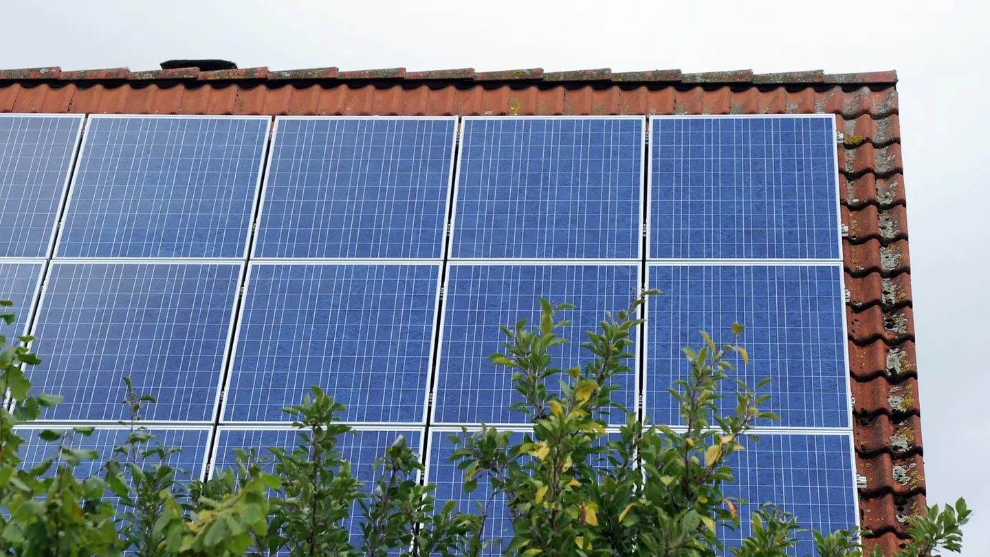 Erneuerbare Energien: Solarstromproduktion übertrifft Vorjahr — ein Erfolg für Deutschlands Energieunabhängigkeit