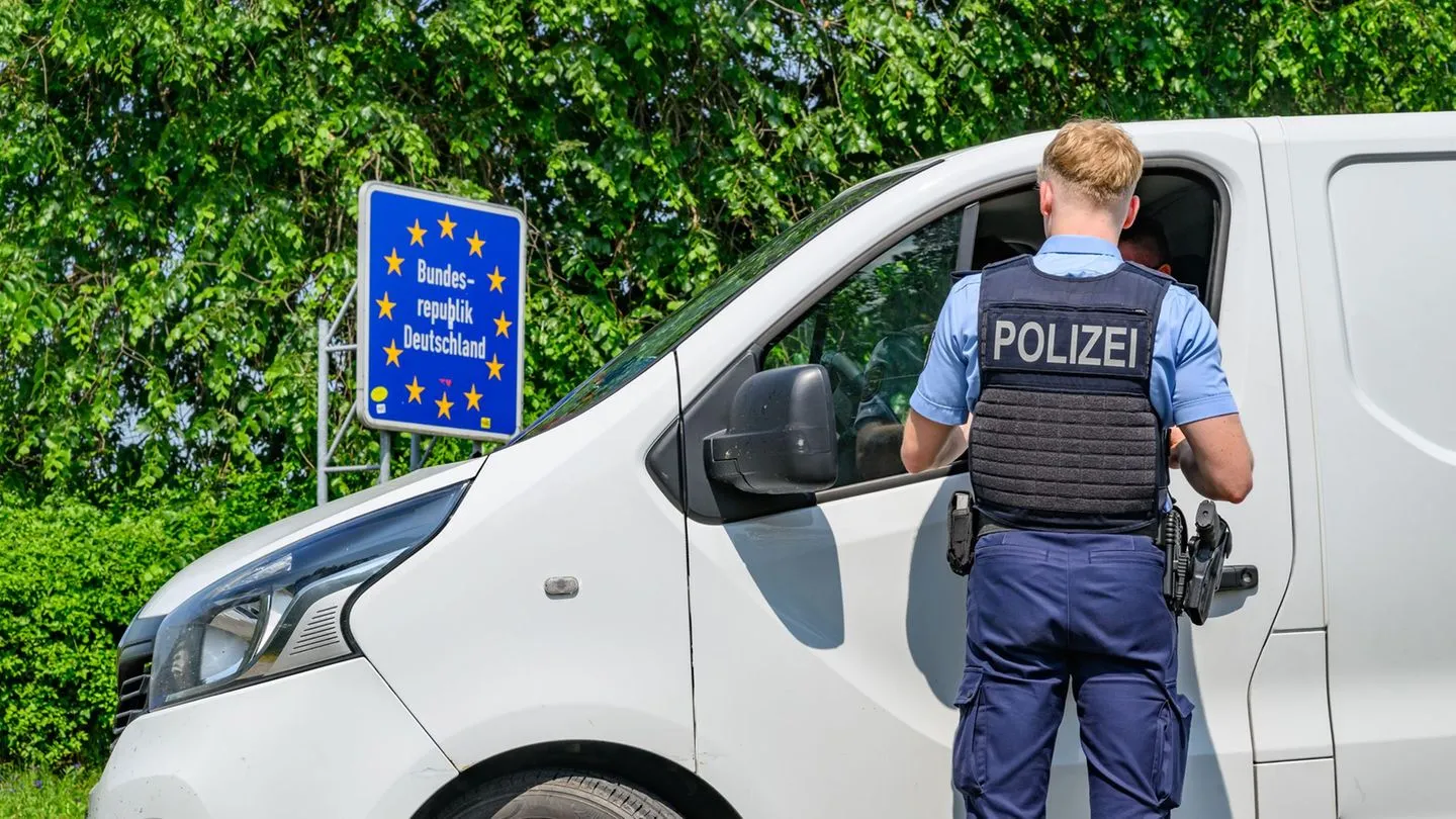 Migration: Dobrindt verlängert Grenzkontrollen bis mindestens Mitte März