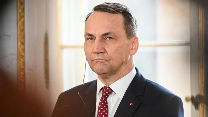 Sikorski wandte sich an Musk nach Einschränkungen von Starlink für die ukrainischen Streitkräfte