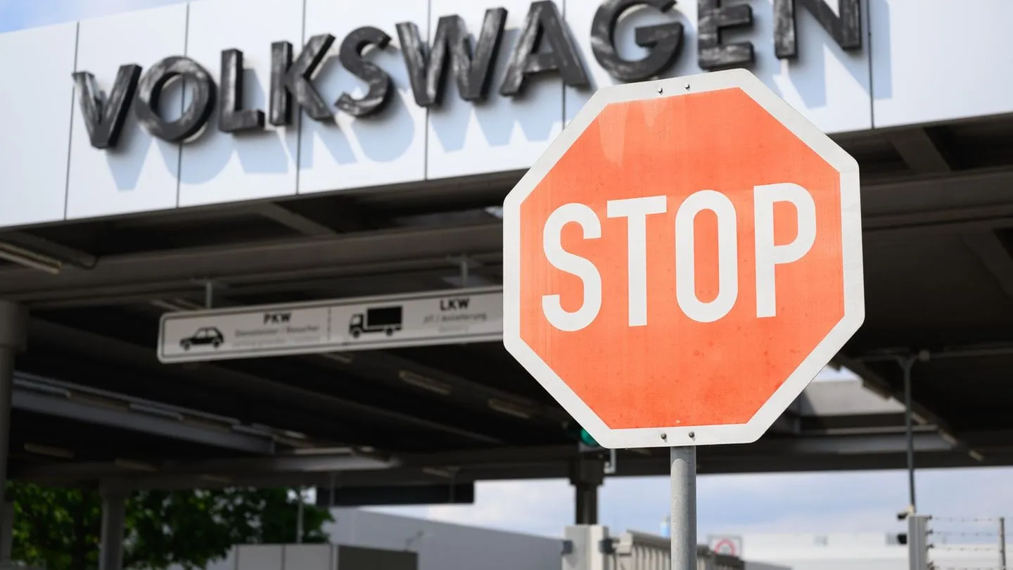 Autoindustrie: Kretschmer sagt: Am Freitag keine Entscheidung zu VW-Werken