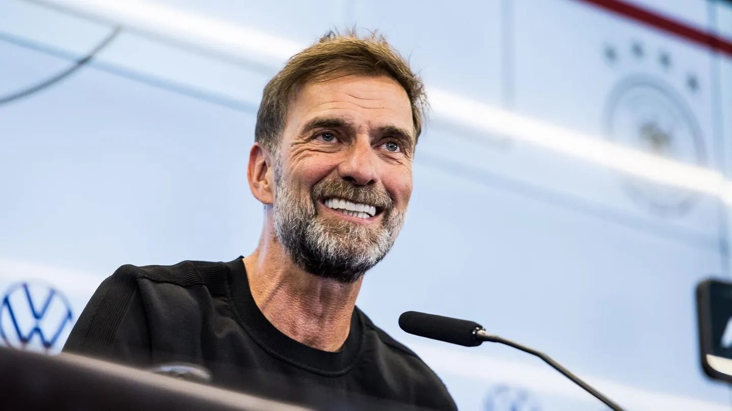 Pressekonferenz: Jürgen Klopp übernimmt das Amt des Bundestrainers – „Ich werde mutig sein, aber mein Fokus gilt dem Team, nicht der Politik“