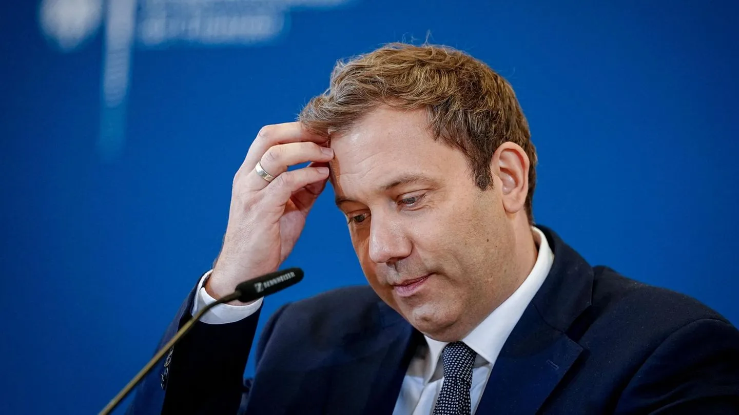 Peinlicher Bürofehler: Tabaksteuergesetz durch Versehen schon jetzt in Kraft — Politik in Erklärungsnot