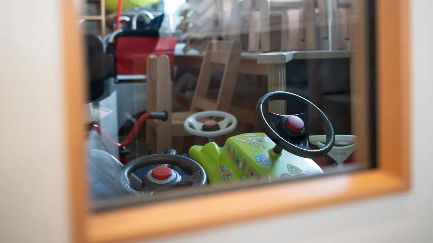 Kinderbetreuung: Warum Eltern weiter für leere Kitaplätze blechen müssen