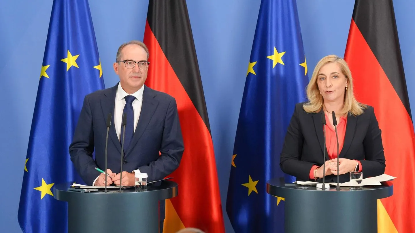 Geheimdienst-Reform: Mehr Befugnisse gegen angebliche hybride Bedrohungen — Schutz für Staat und Bürger