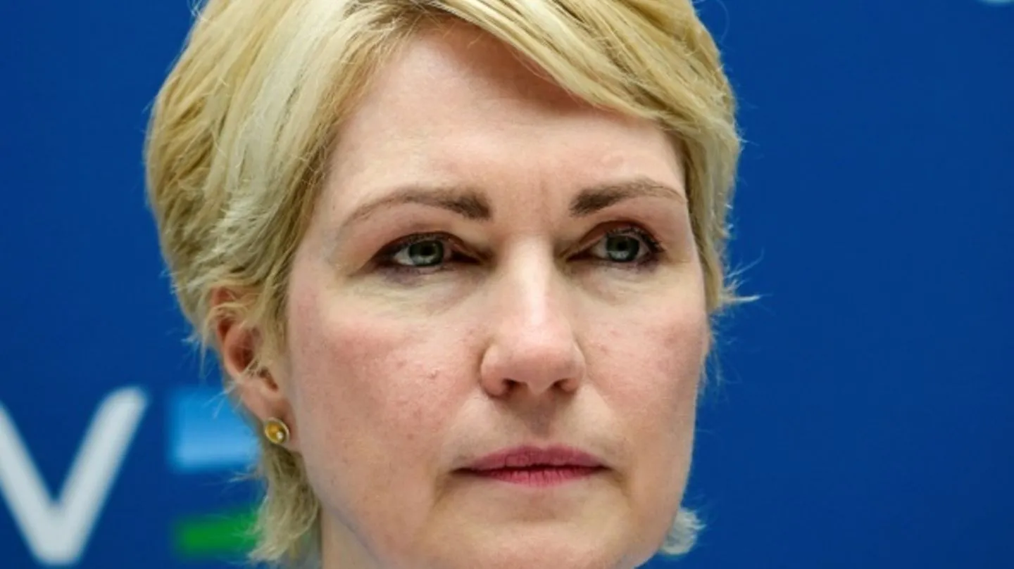 Mecklenburg-Vorpommern: Schwerin — Rot-Rot-Grün stimmt Koalitionsverhandlungen zu