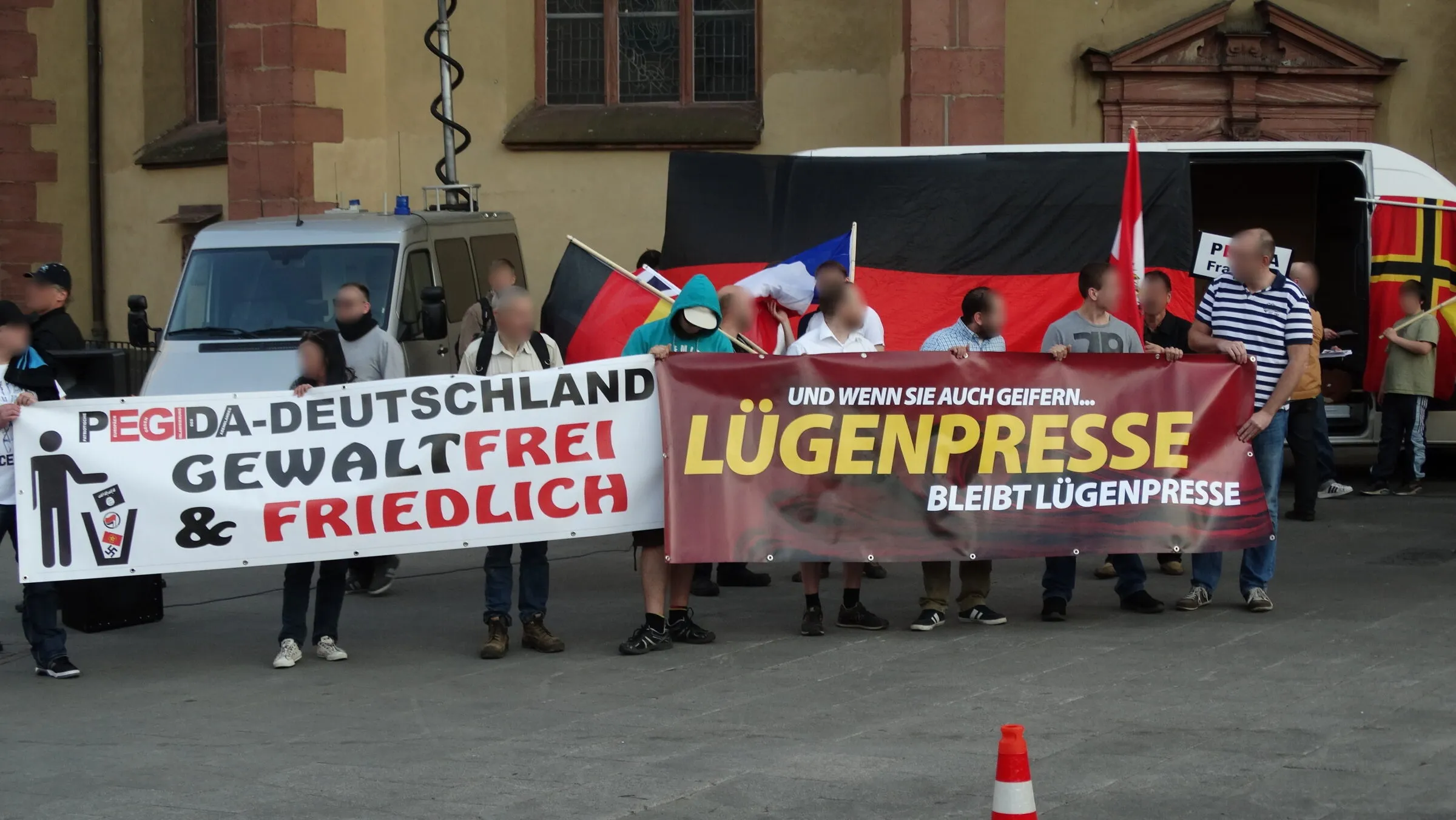 Wenn die AfD Sachsen‑Anhalt am Sonntag gewinnt, werden Journalisten ihr erstes Ziel sein