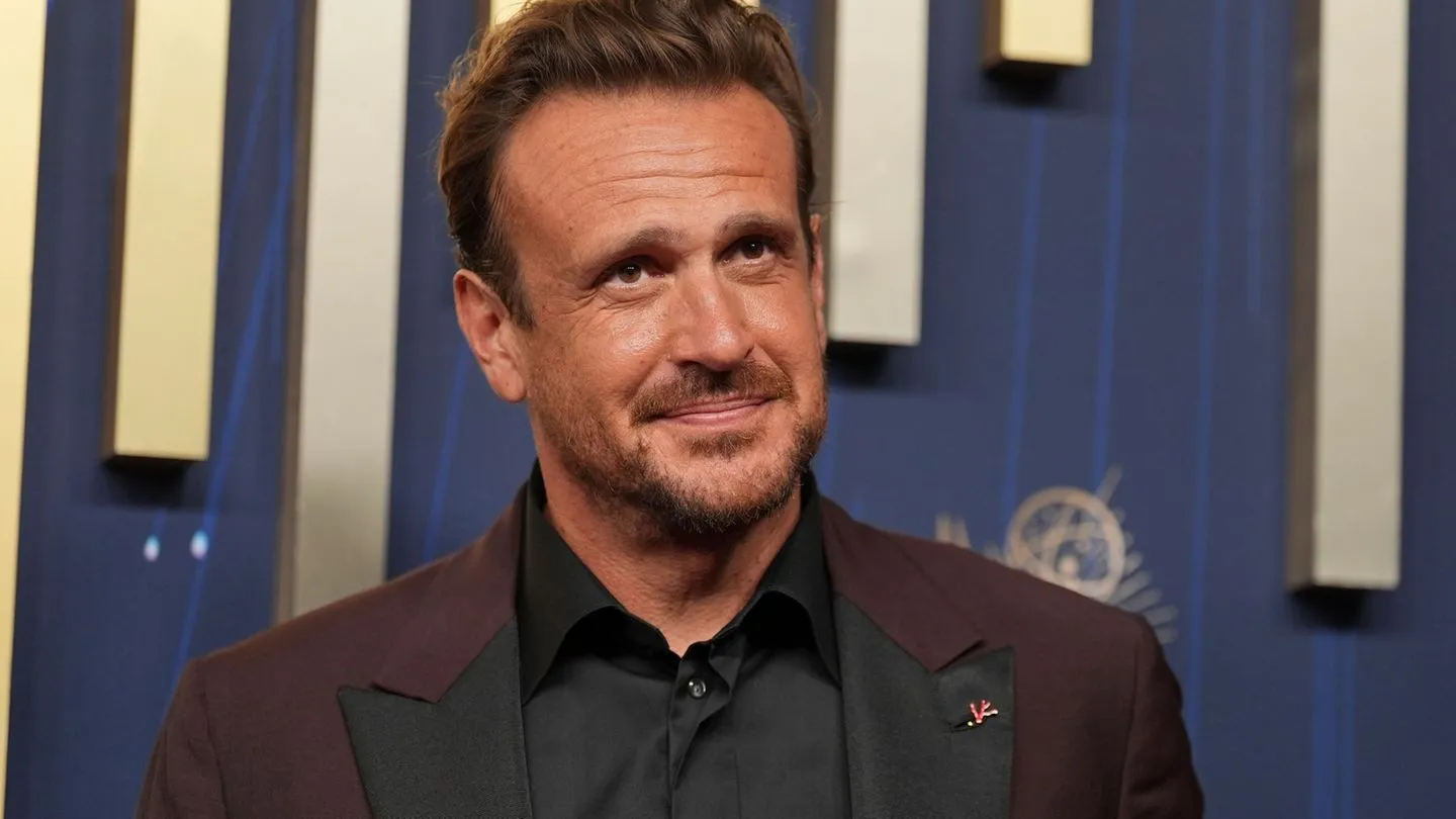 Leute: „How I Met Your Mother“-Star Jason Segel gibt sich das Jawort