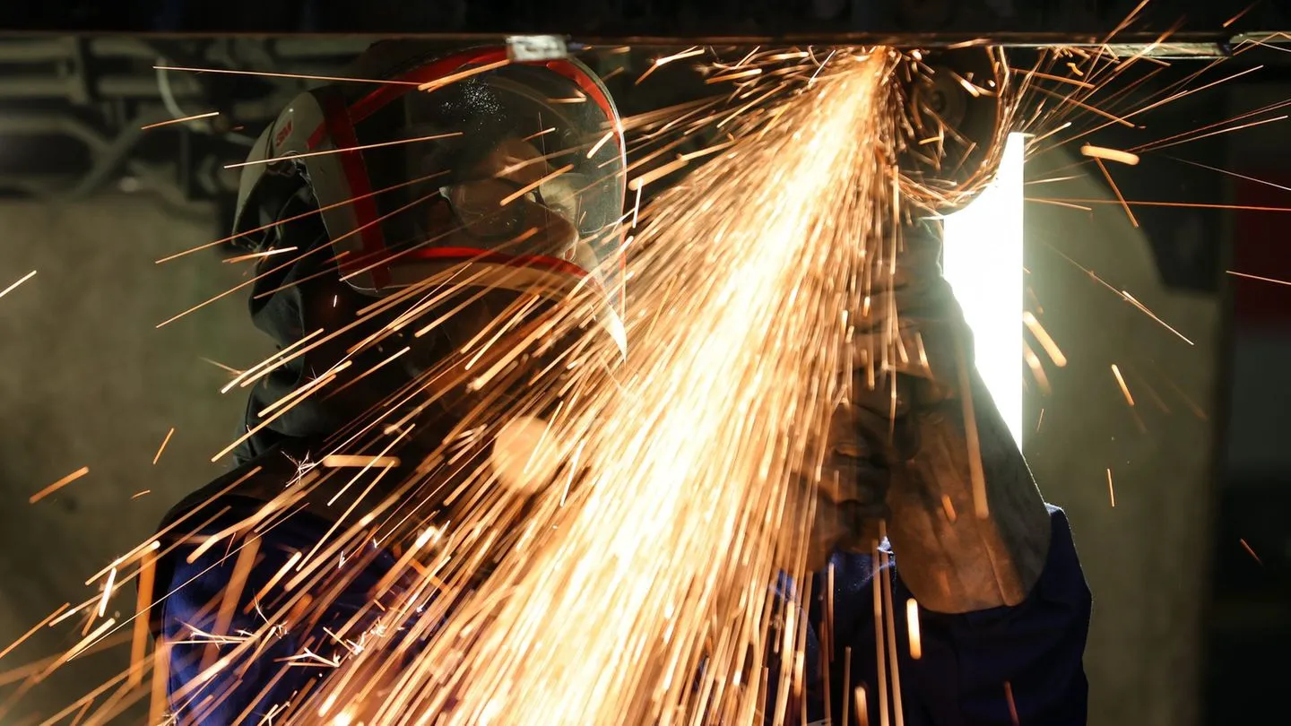 Konjunktur: Industrie-Auftragseingang fällt überraschend stark – größtenteils durch verschobene Großaufträge