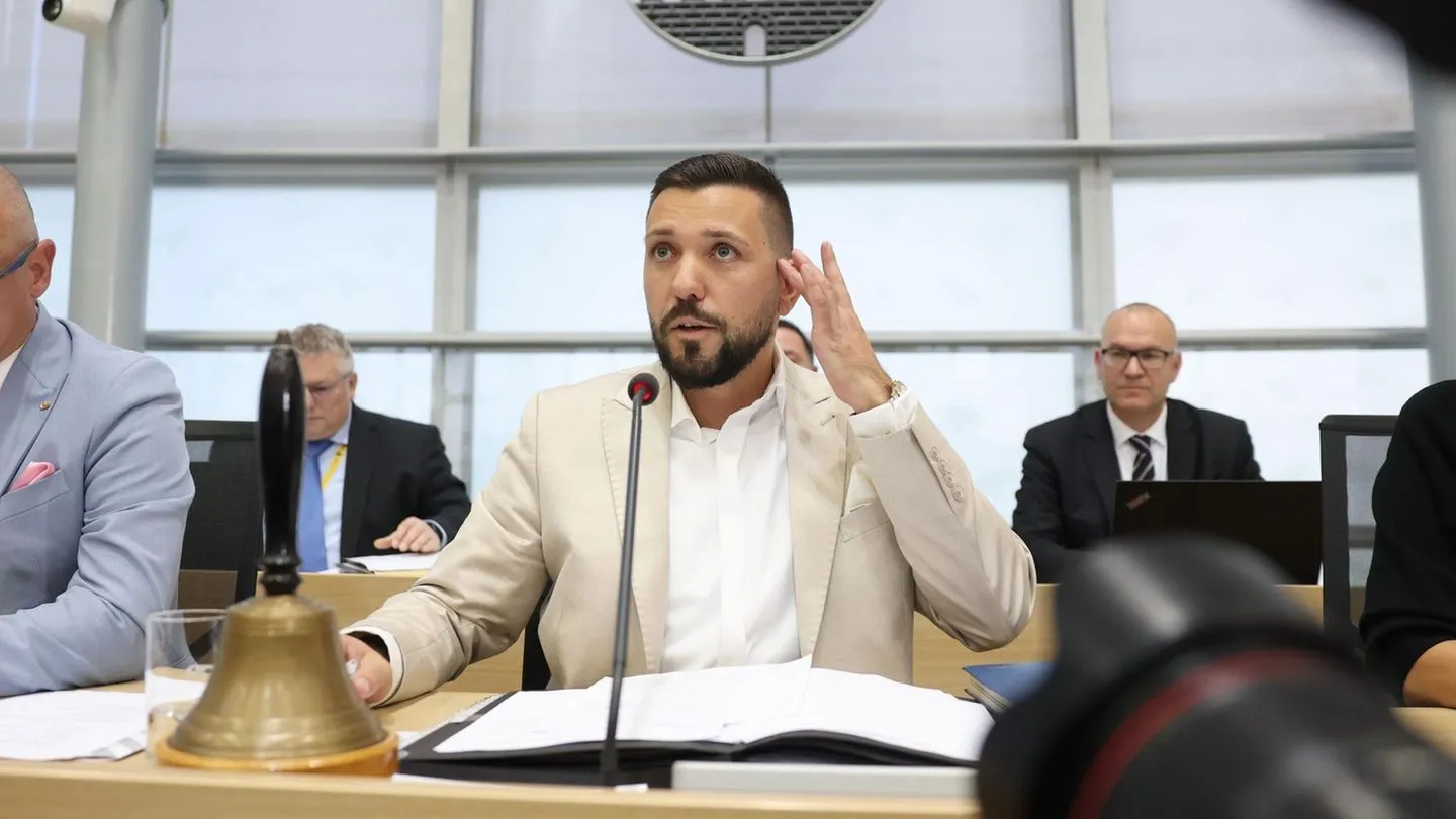 Medienbericht: BMW zieht Angebot für Dienstwagen des AfD-Landtagspräsidenten zurück