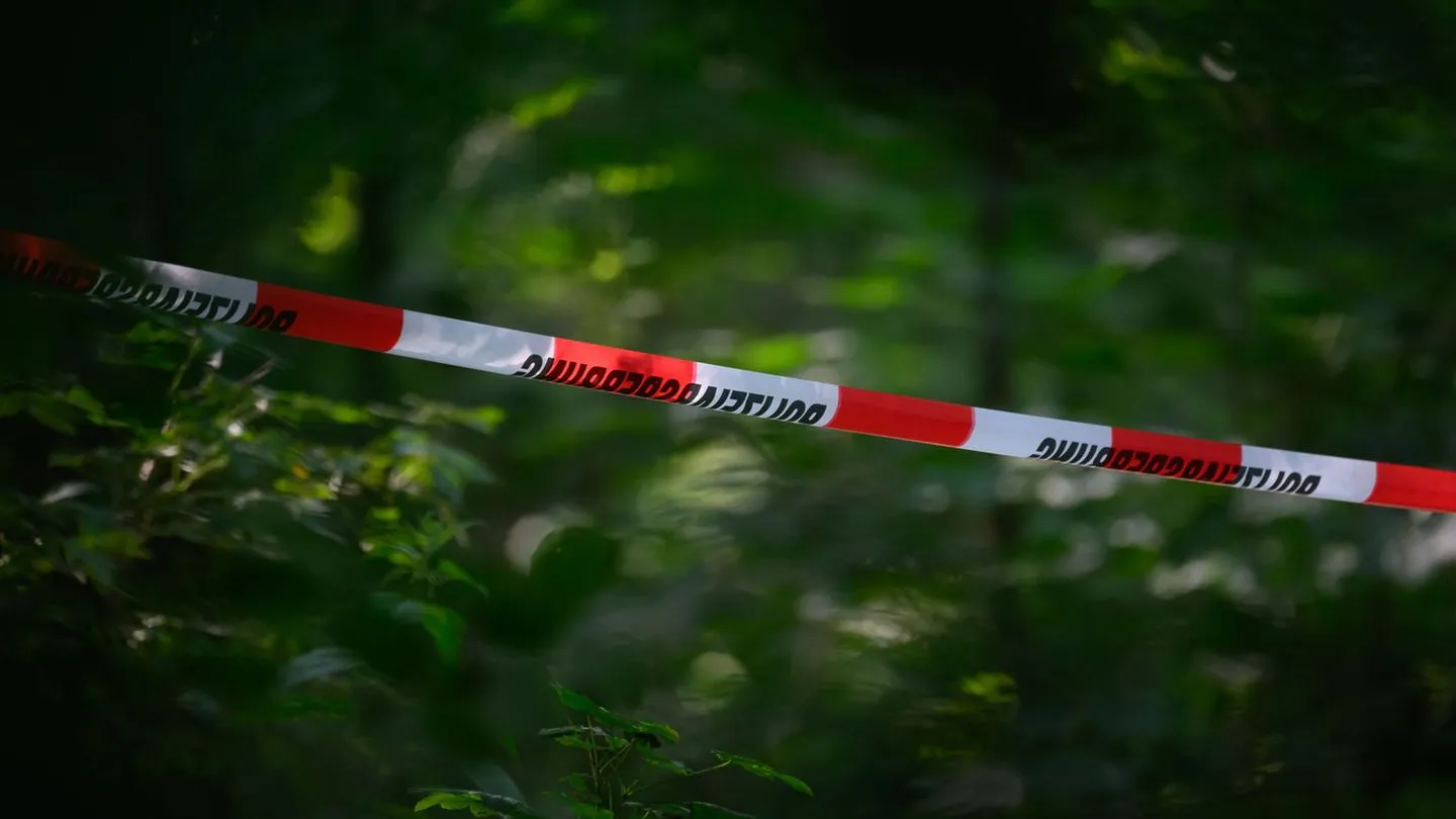 Dobrindt zu Waffenfund: Verdacht auf Anschlagspläne – Behörden prüfen Verbindungen