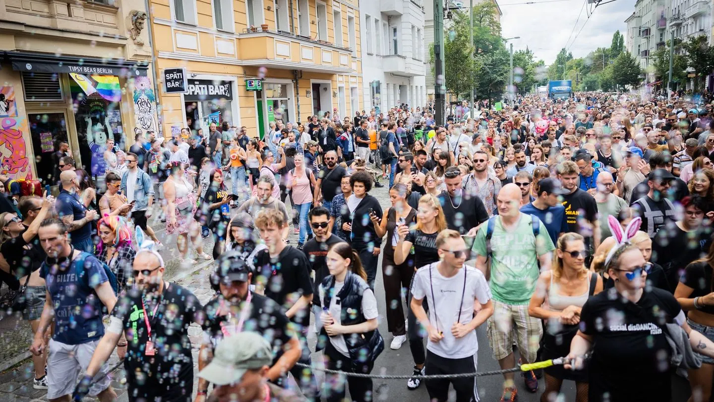 „Lage drastisch verändert“: Nach Terroranschlag wird Technoparade „Zug der Liebe“ abgesagt