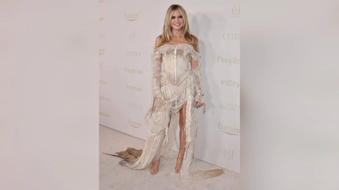 Transparenz und Spitze: Heidi Klum stiehlt mit Korsettkleid die Show