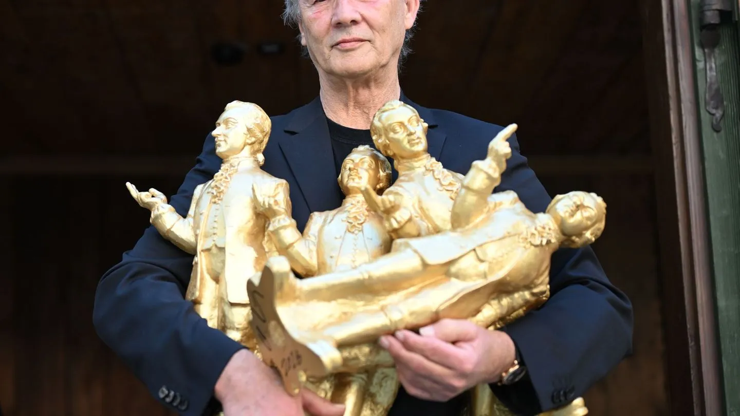„Ein bisschen dreist“: Ärger über massenhaften Diebstahl — 210 Mini-Mozarts verschwunden