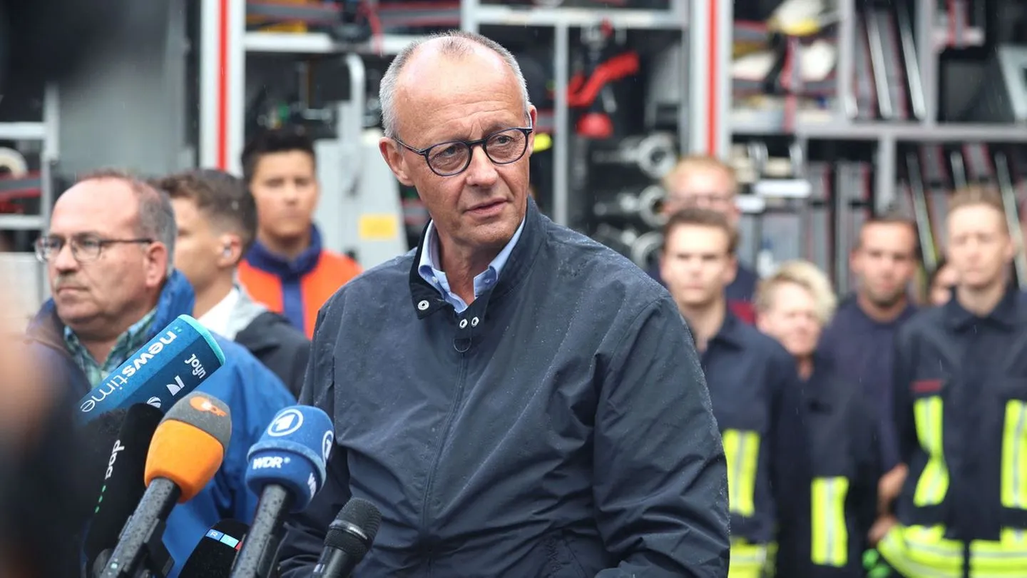 Waldbrand: Merz dankt Helfern — Zeichen der Solidarität nach Feuer im Hürtgenwald