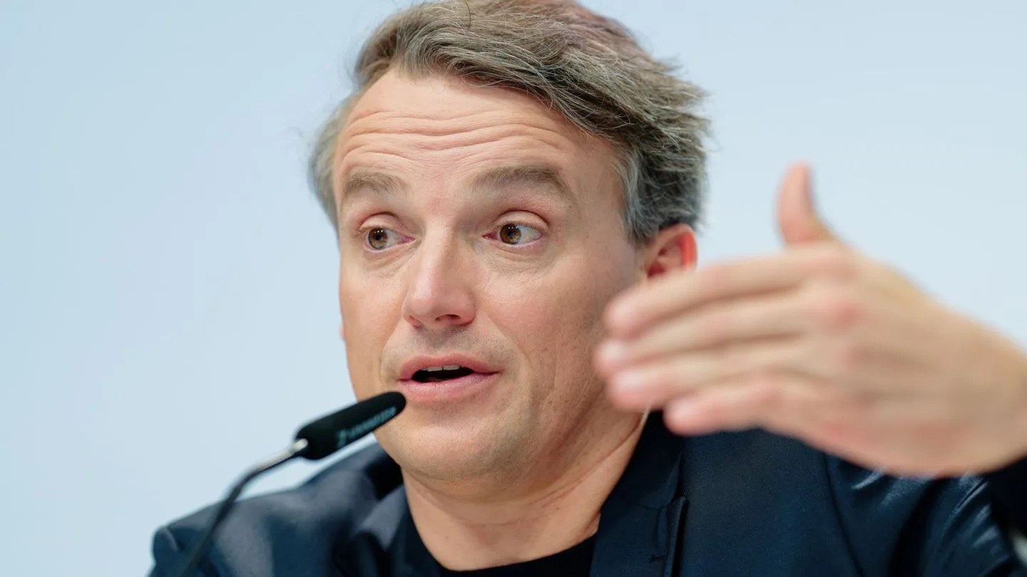 Wettlauf mit USA und China: SAP-Chef warnt vor KI-Bedrohung – „Die wollen uns alle überholen“