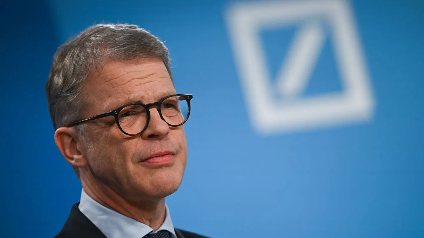 Deutsche-Bank-Chef Sewing mahnt zu mehr Tempo bei Reformen — Zeit für stabile Politik und partnerschaftliche Außenbeziehungen