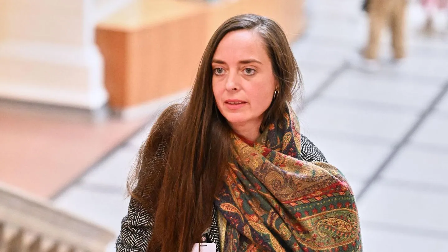 Berliner Linke-Spitze distanziert sich von Vanessa Emde — Fraktion in Erklärungsnot