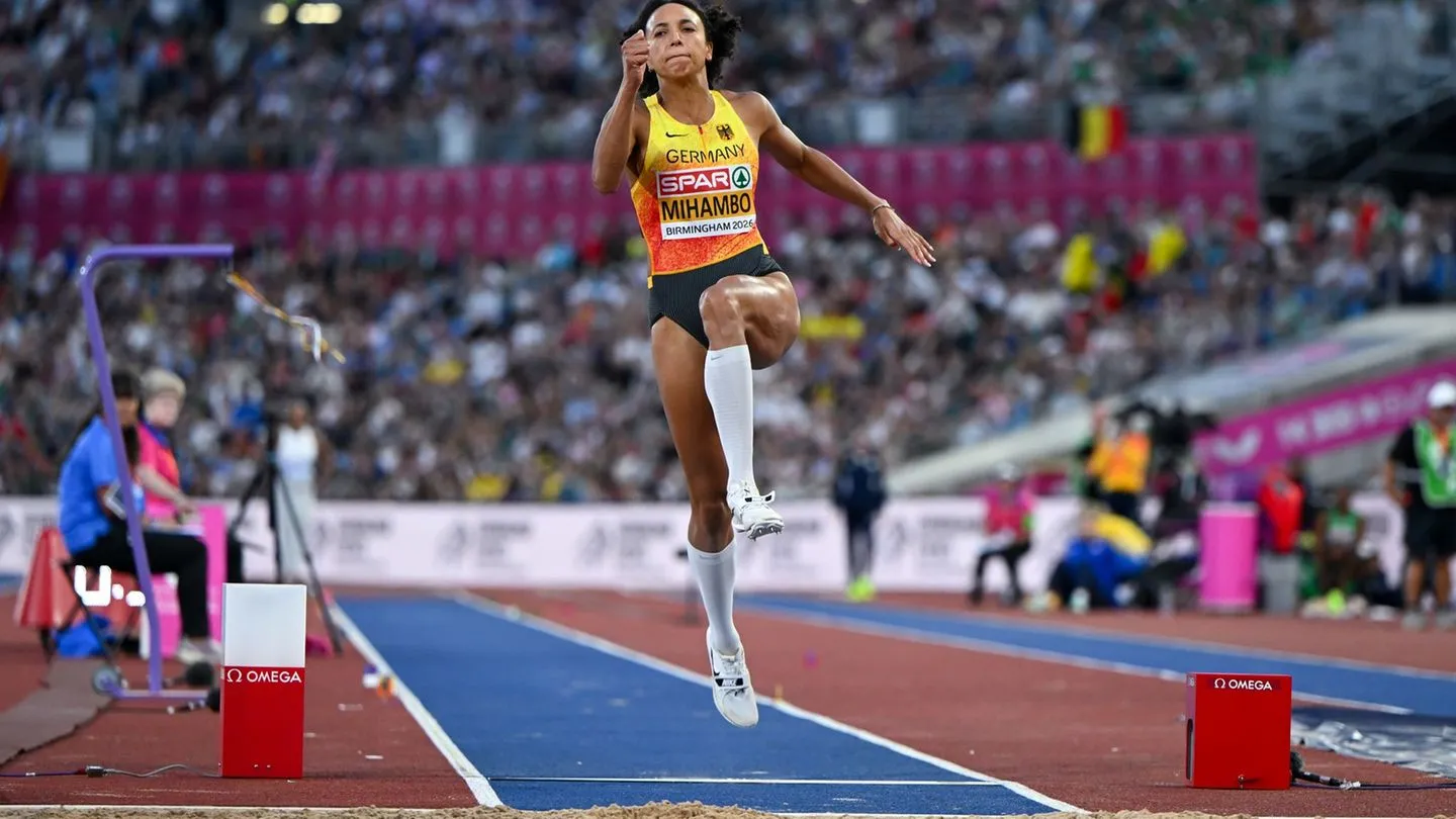 Leichtathletik: Weitsprung-Star Mihambo beruhigt – Muskelfaserriss kein Drama