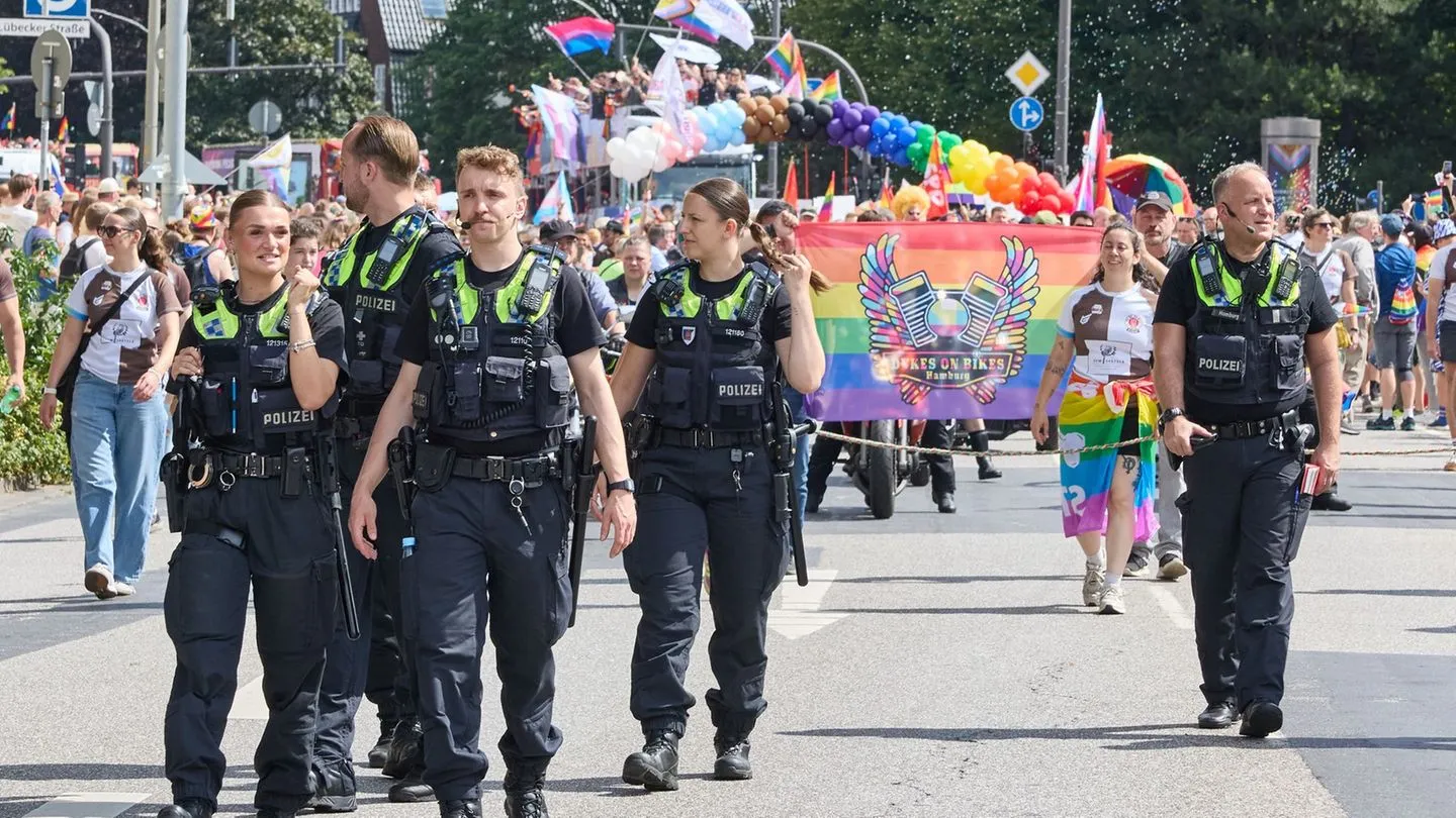 Nach Anschlag in Berlin: Große CSD-Demo in Hamburg — Umfrage: Mehr Unsicherheit