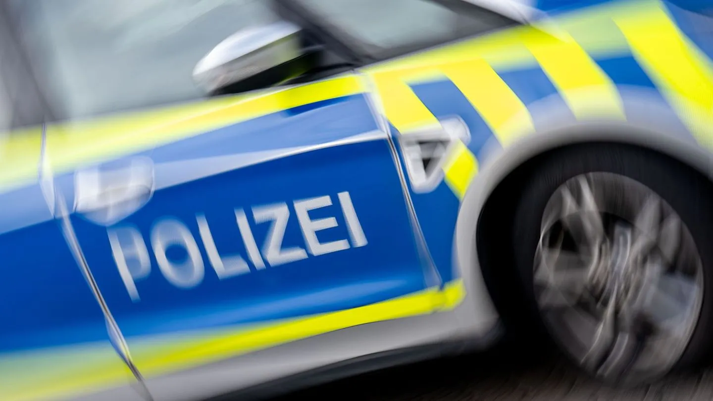 Sachsen-Anhalt: 13-Jähriger bei Plakatieren für AfD ins Gesicht geschlagen — Täter auf der Flucht