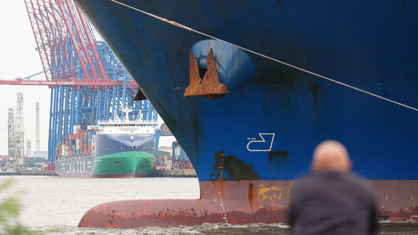 Schifffahrt: Bundesregierung untersagt Verkauf von Logistikfirma an chinesische Reederei