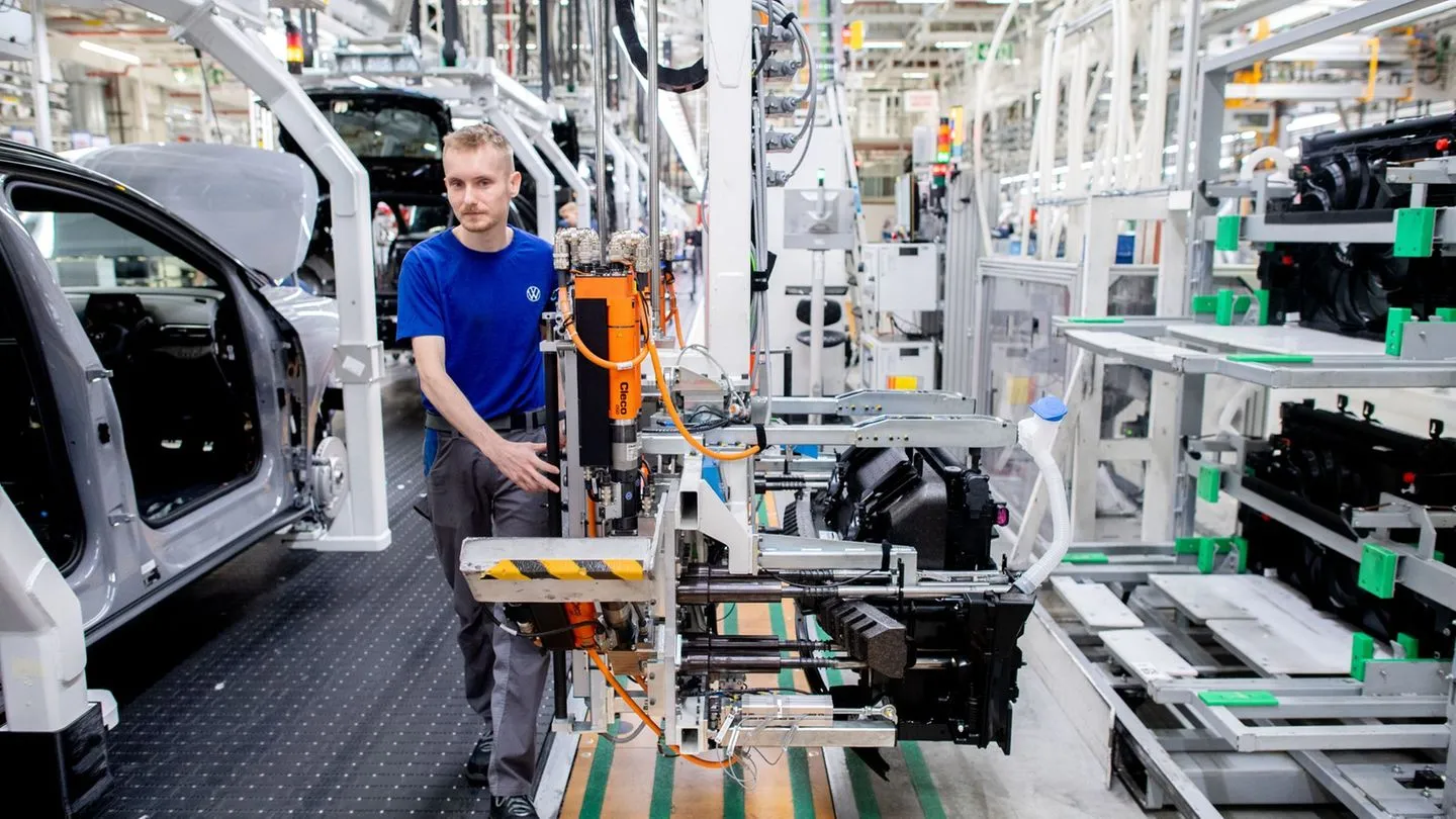 Konjunktur: Ifo meldet Einbruch der Stimmung in der Autoindustrie